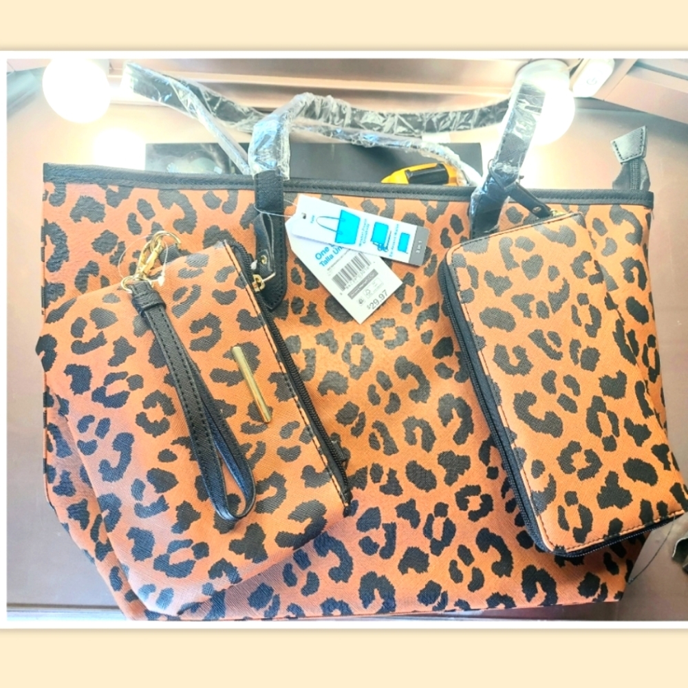 Time & Tru 3 piece purse set